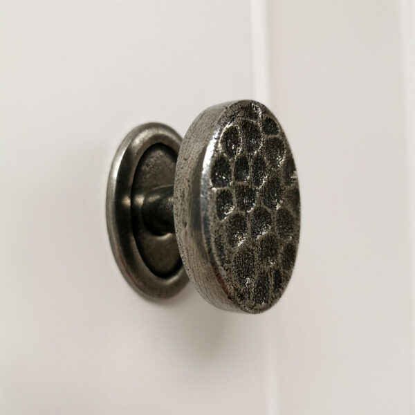Hammered pewter knob